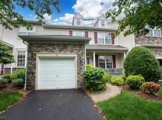 31 Ebersohl Cir #5, Whitehouse Station, NJ 08889