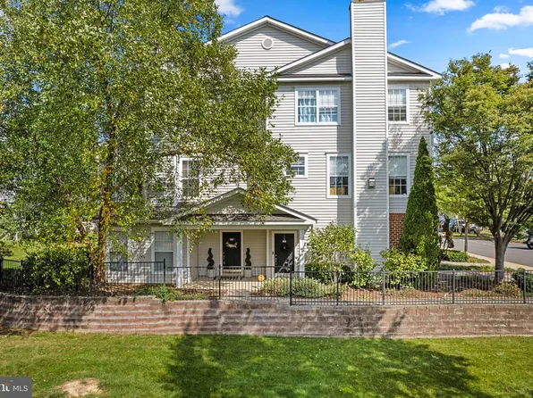2438 Coopers Branch Ct #2438, Herndon, VA 20171
