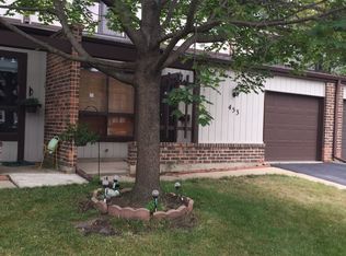 453 Harmony Dr, Wheeling, IL 60090
