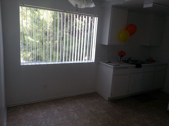 Kitchen/Dining Area