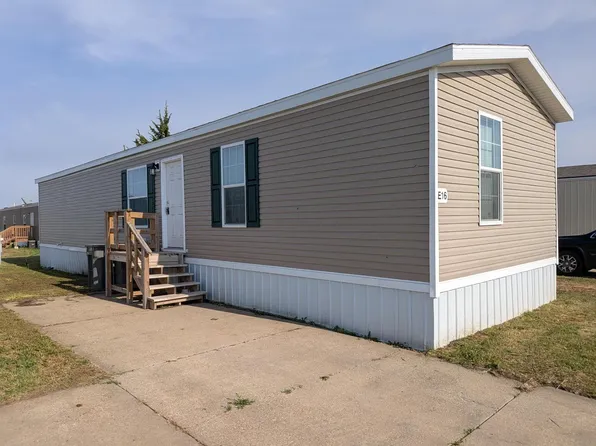 1010 Reservation Rd #E16, Hays, KS 67601