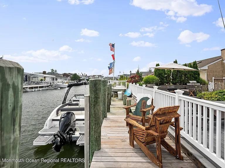212 Helm Rd — Photo 43