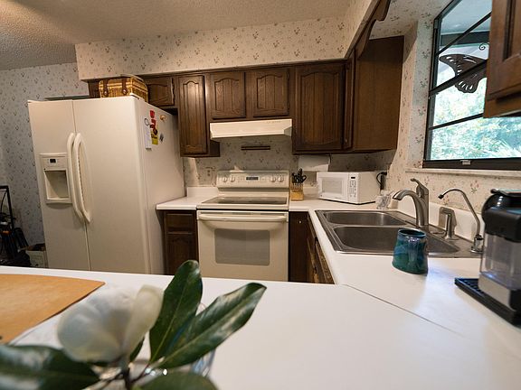 4th image of 926 Northbrook Dr