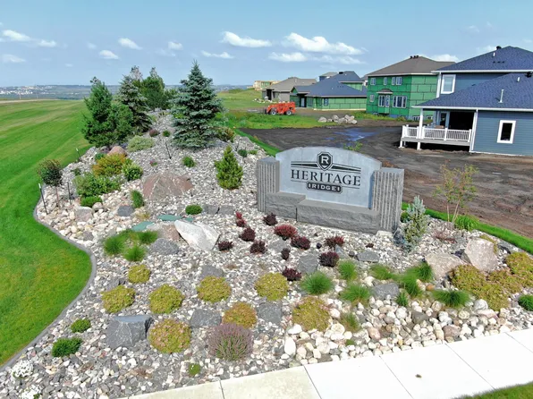 5809 Valley Vista Ln, Bismarck, ND 58503