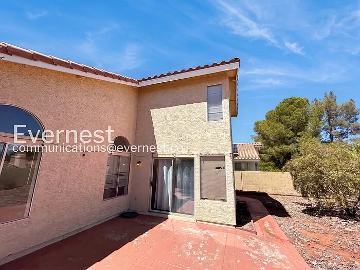 3 bed, 2.5 bath, 1510 sqft, $2,190 — Photo 3
