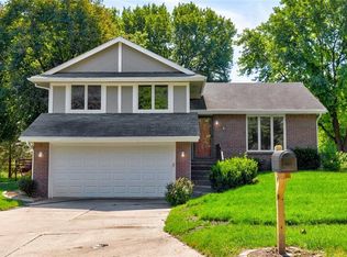 9512 Horton Ave, Urbandale, IA 50322