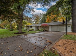 367 Republic Rd, Batavia, IL 60510