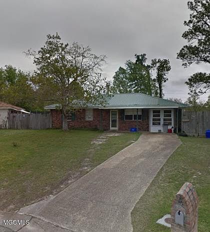 1st image of 810 Shirley Dr