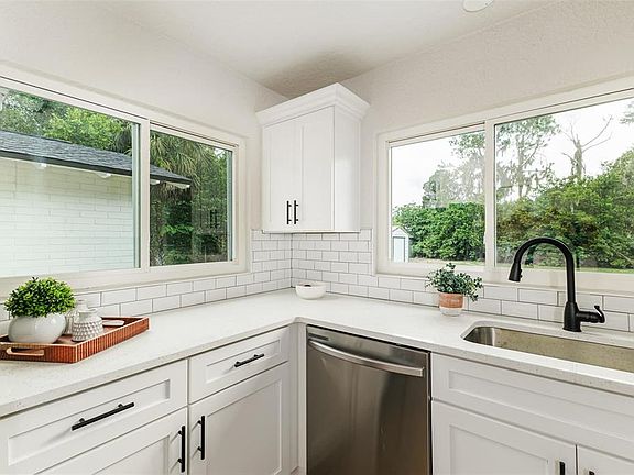 3rd image of 1470 CAROLINA AVENUE