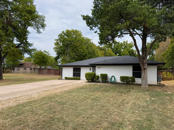 1300 Fulton Dr, Irving, TX 75060
