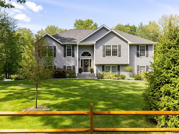 327 Commons Road, Germantown, NY 12526