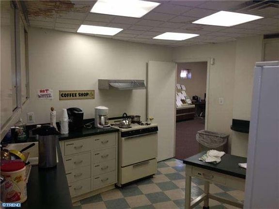 5th image of 4799 Silverwood St #1/2