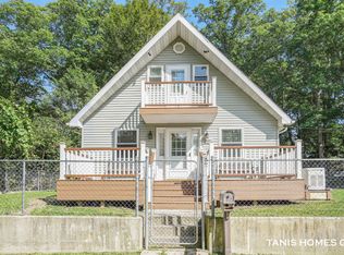 15252 Silver Beach Dr, Gowen, MI 49326