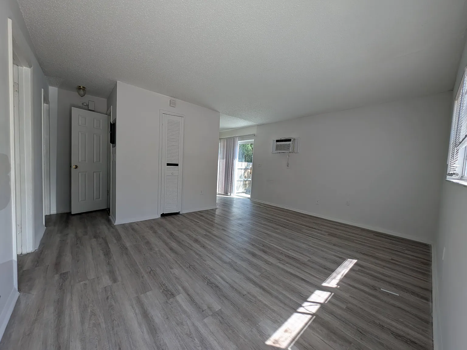 2 bed, 550 sqft, $1,250 — Photo 3