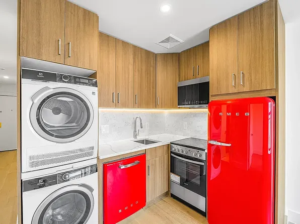 236 West 15th Street image 1 of 7