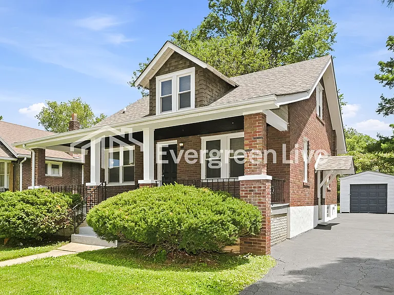 2440 Gothland Ave — Photo 2