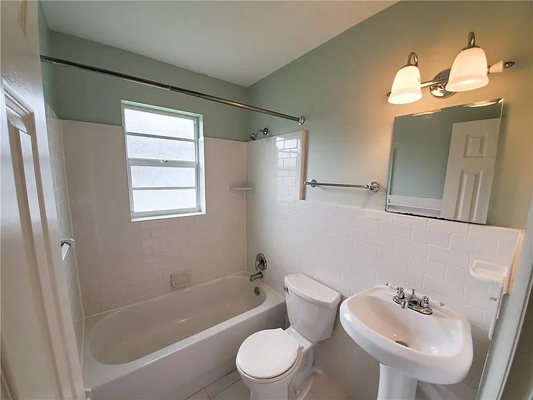 919 Turtle Cove Ln #4 — Photo 4