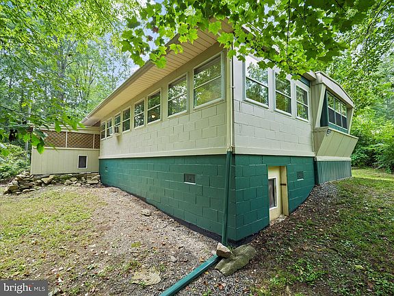 3rd image of 3375 Dogwood Dr