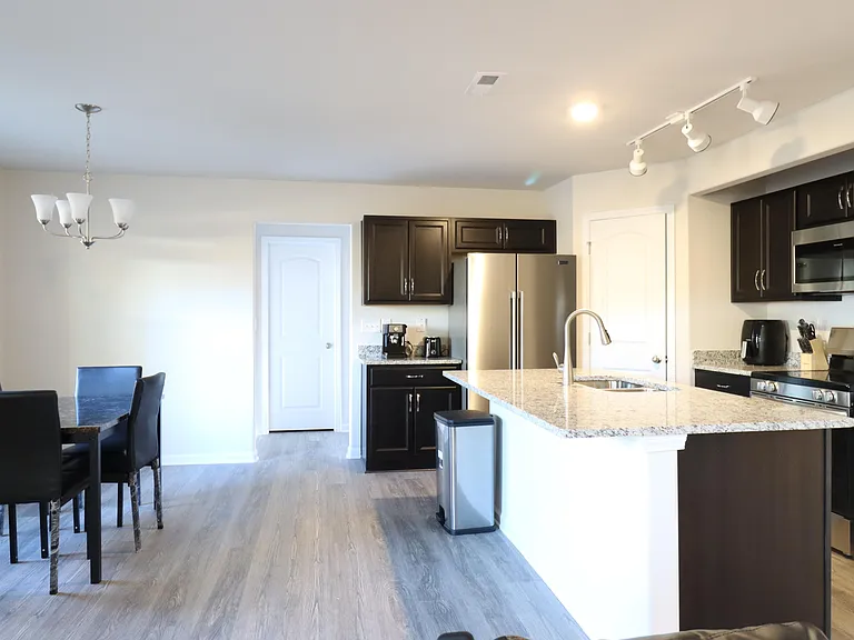 13416 Alpine Dr — Photo 7