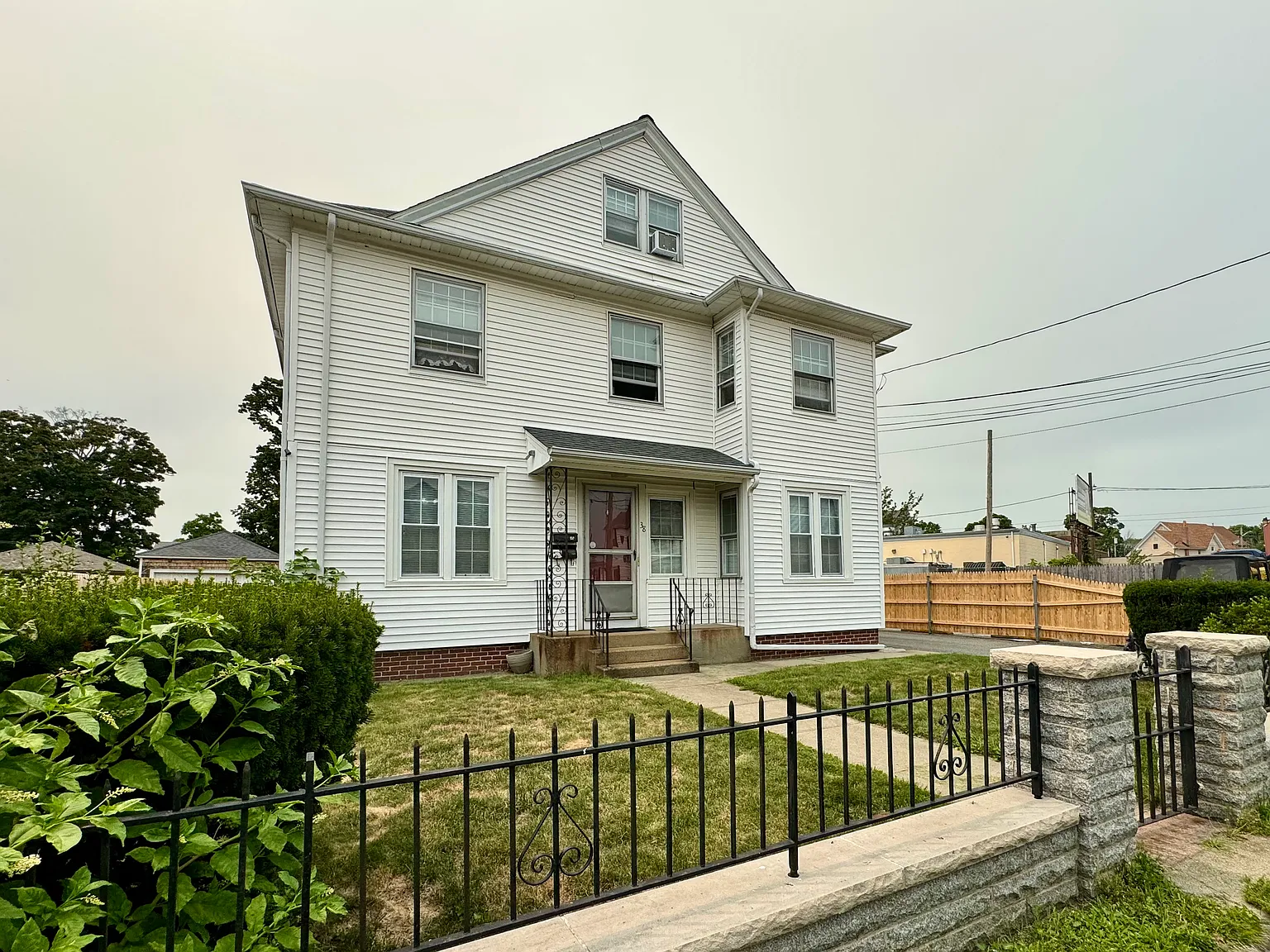 3 bed, 1275 sqft, $2,250 — Photo 1