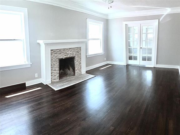3rd image of 316 N Van Brunt Blvd