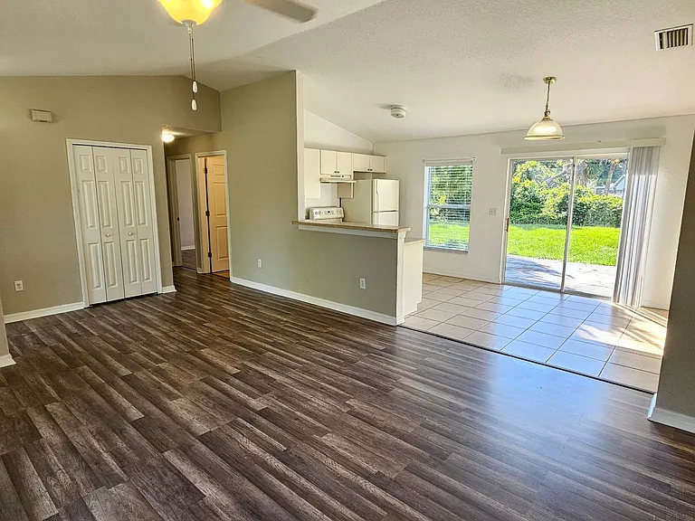 2856 Billberry St — Photo 5