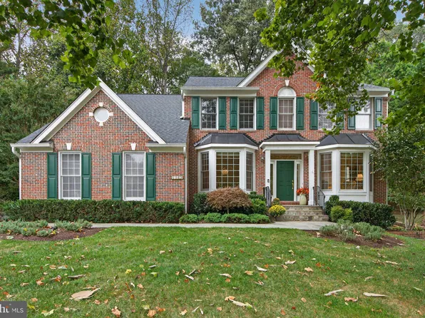 6408 Jumet Ct, Fairfax Station, VA 22039