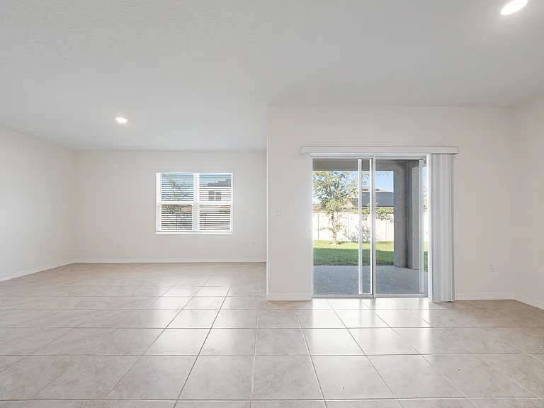 708 Tortugas St — Photo 9