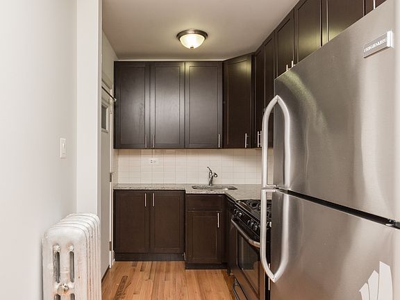 5th image of 524 W Cornelia Ave #215