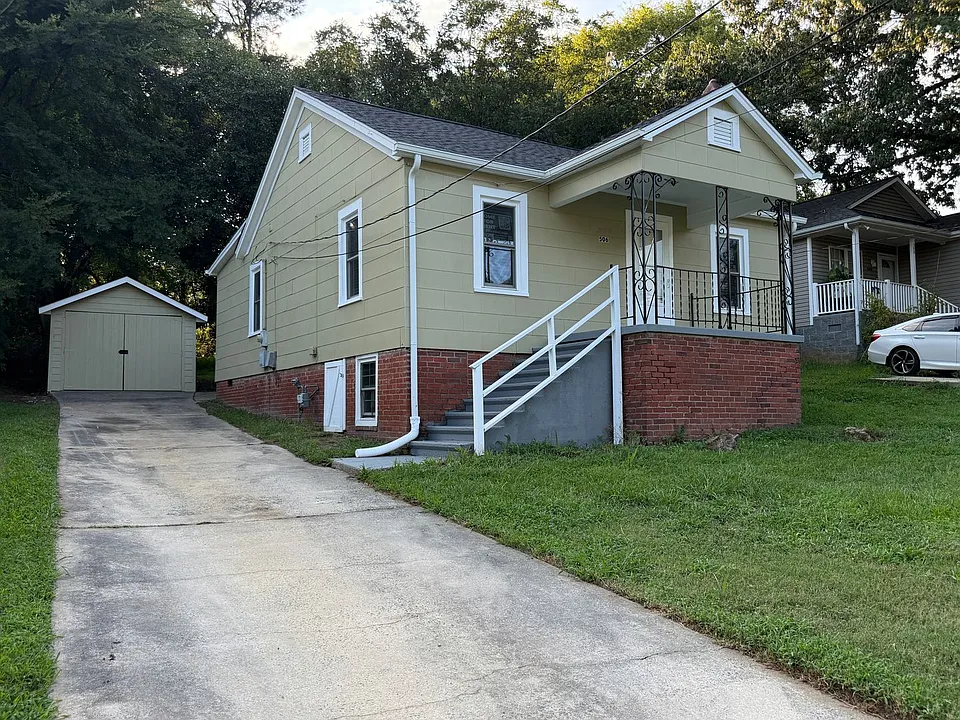 506 Lakeside Ave