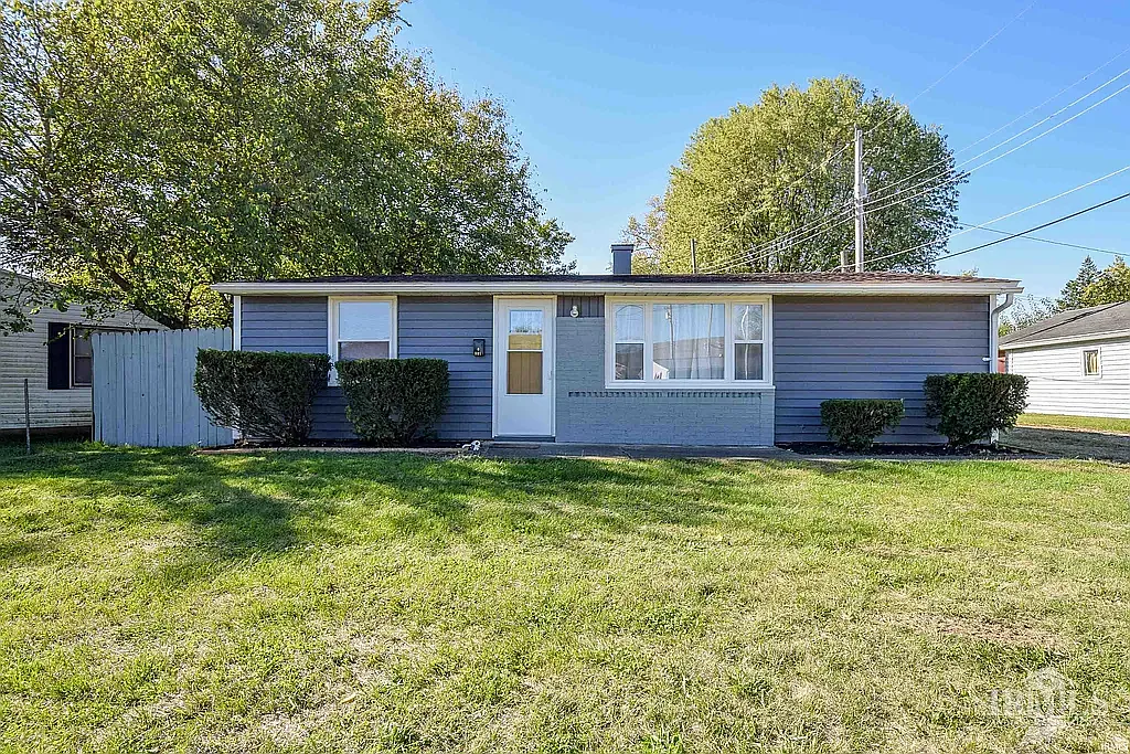3 bed, 925 sqft, $1,000 — Photo 1
