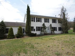 17 Clinton View Ter, West Milford, NJ 07421