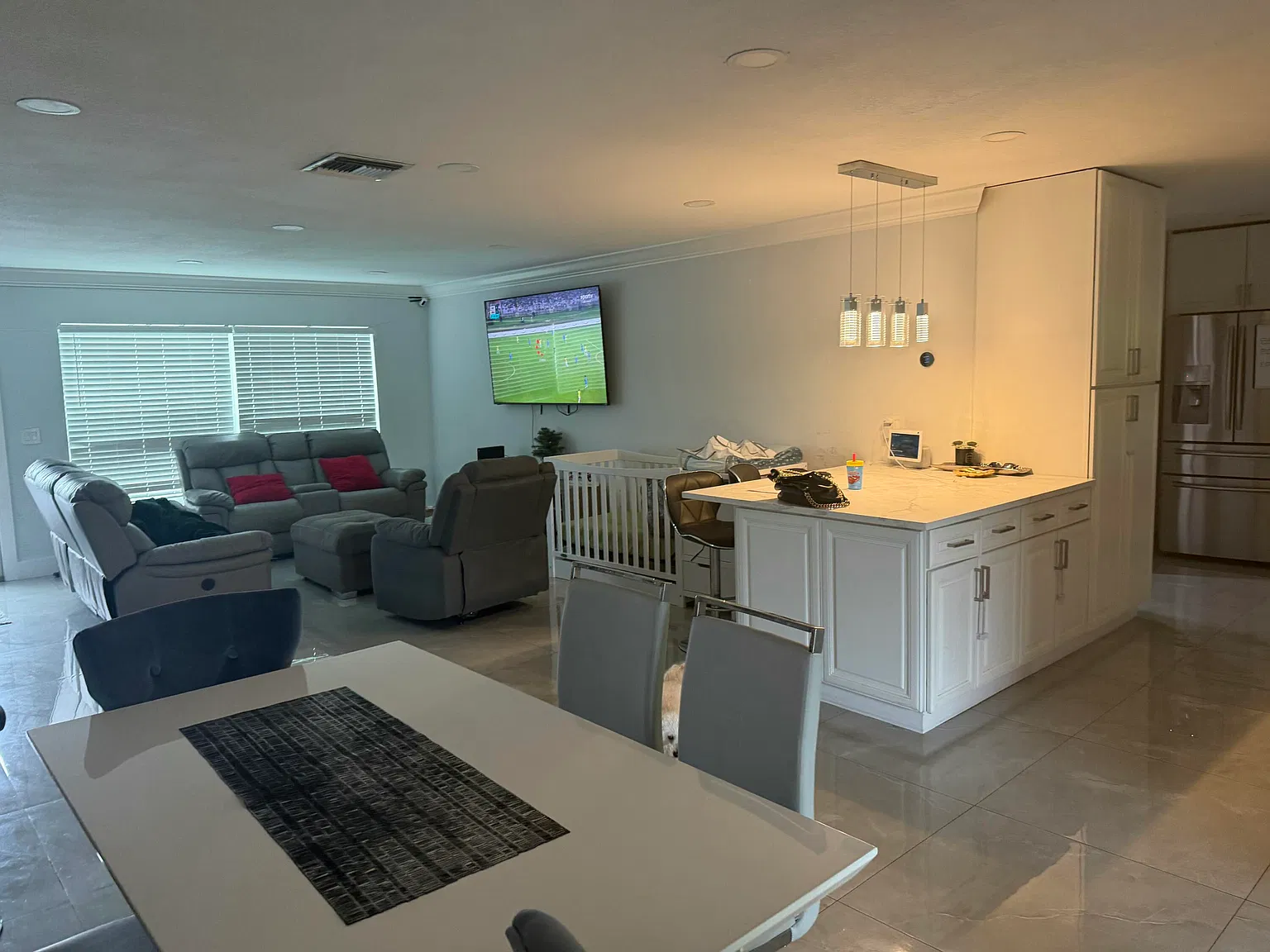 4 bed, 2.0 bath, 1530 sqft, $3,500 — Photo 2