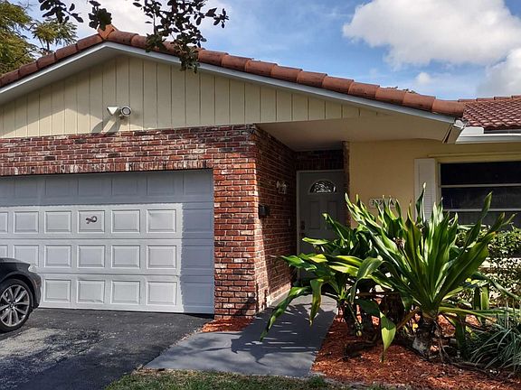 3rd image of 3991 Woodside Dr