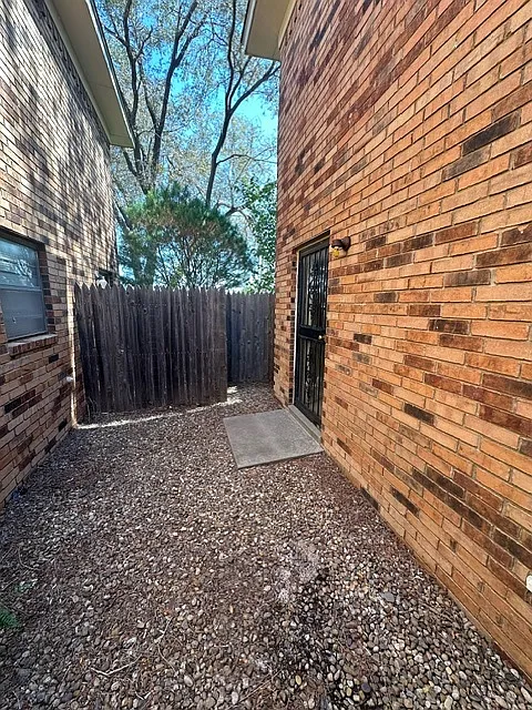Building Photo - 3612 Hawthorne Dr