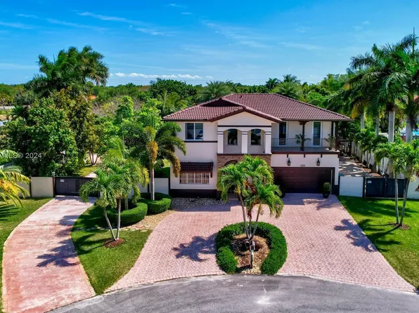 12832 SW 198th Ter, Miami, FL 33177