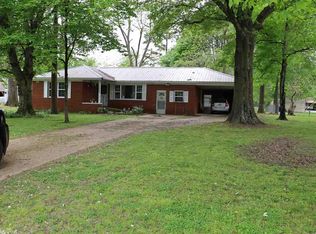 1005 W 4th St, Corning, AR 72422