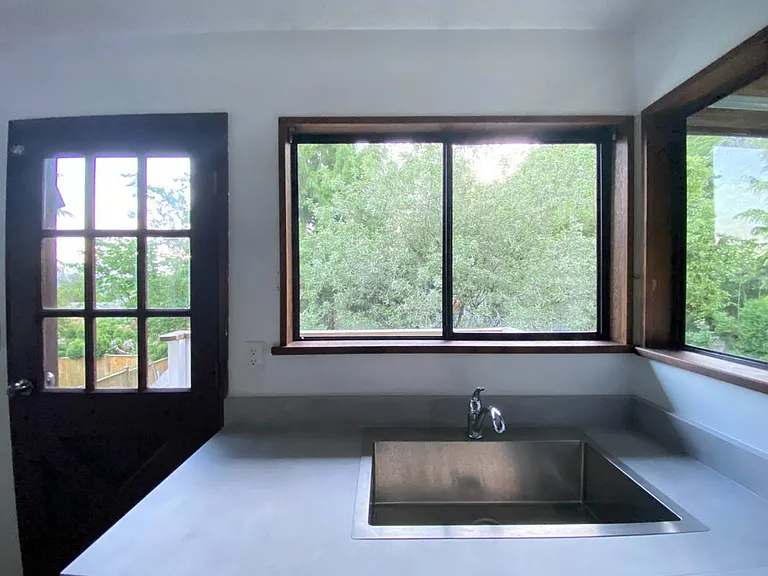 2133 Sperling Ave — Photo 6