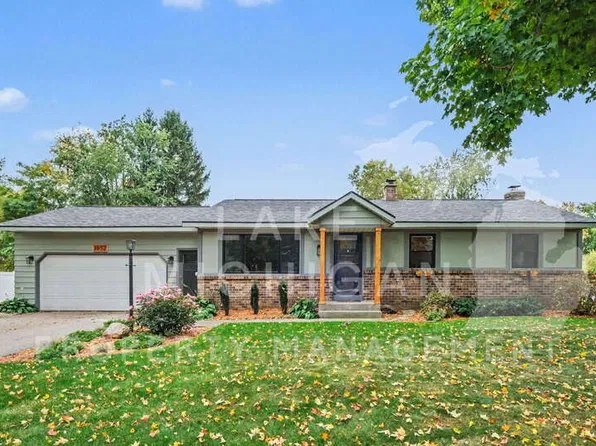 1652 Oakbrook Dr, Jenison, MI 49428