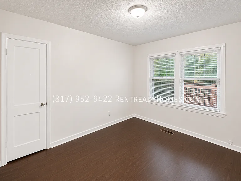 1416 Woodward Rd — Photo 7