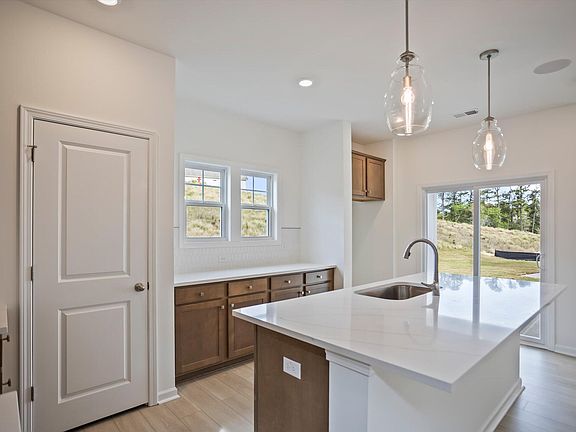 5th image of 5731 Moncrief Cir