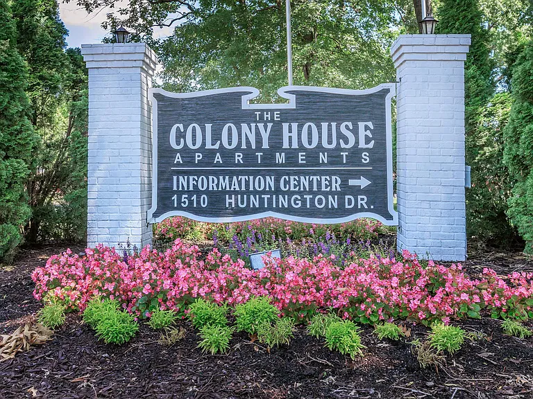 Colony House — Photo 29