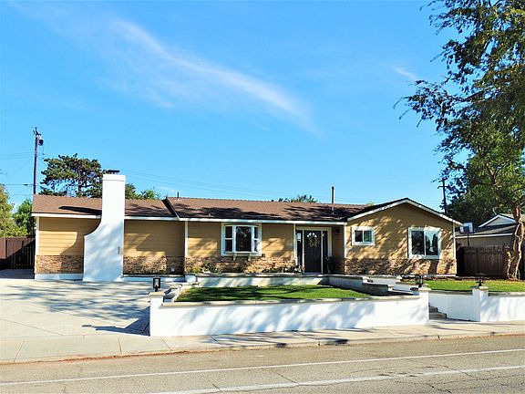 2nd image of 2230 Avenida De Las Plantas