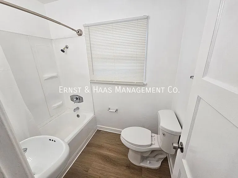 436 W 4th St #6 — Photo 9