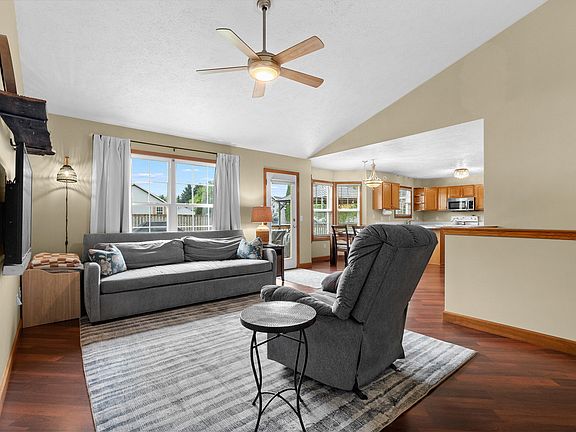 4th image of 3061 Mandarin Grove Ln