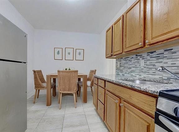 3rd image of 6045 Boulevard East APT 7E