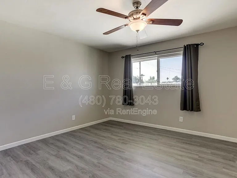 1527 W Huntington Dr — Photo 9