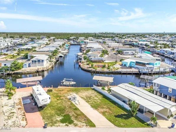 3784 Dewberry Ln, Saint James City, FL 33956