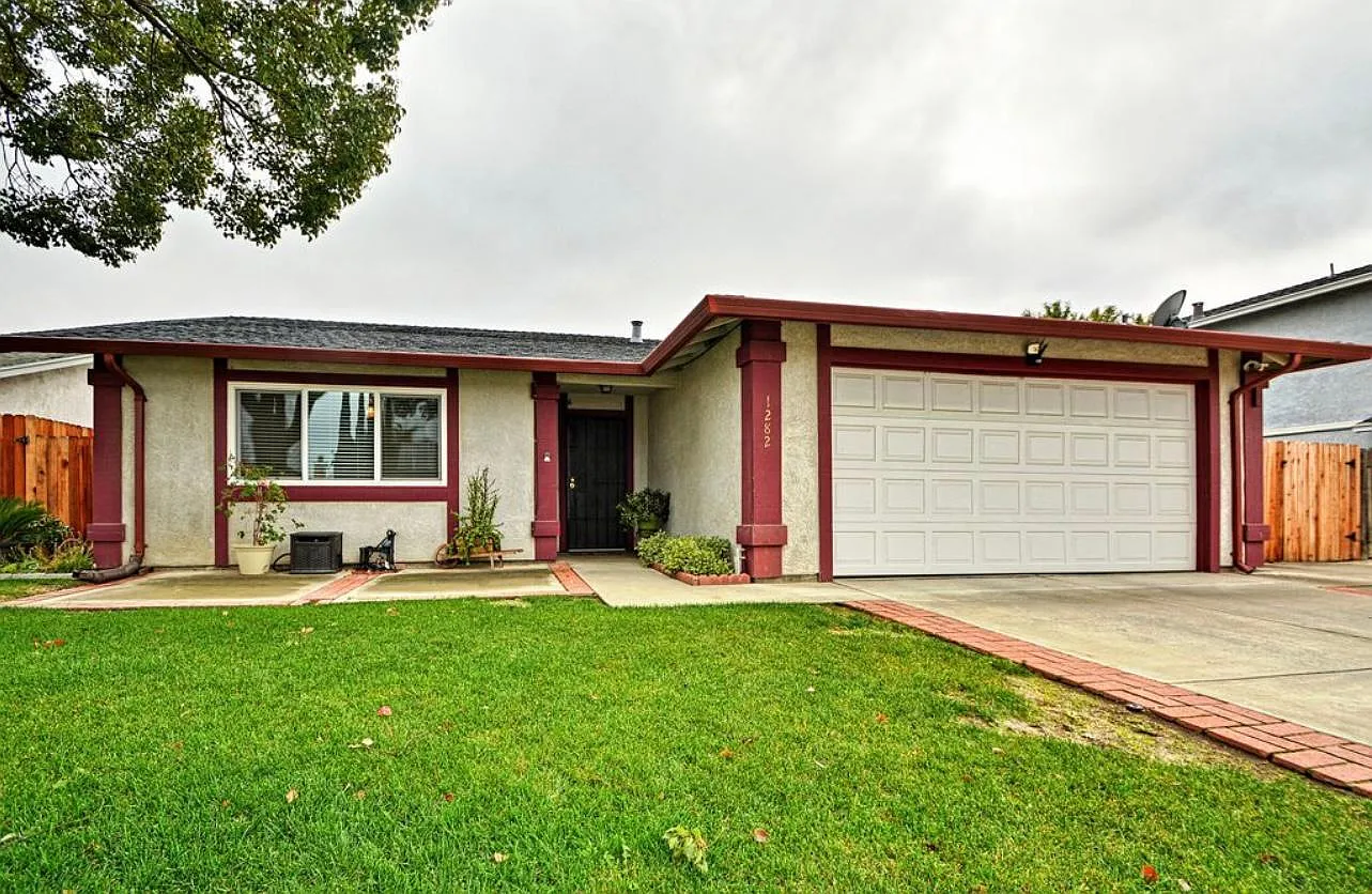 4 bed, 1537 sqft, $3,350 — Photo 1