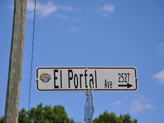 5th image of 2524 El Portal Ave